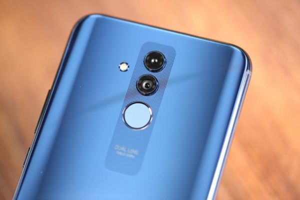 华为麦芒7开箱图赏:蓝色背面空明纯粹