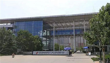 轻易贷受邀出席市高新区纳税大户企业家座谈会