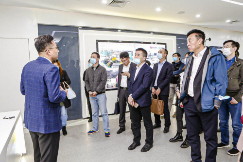 “专家看沈阳”分赴铁西浑南 为企业发展把脉问诊