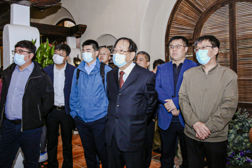 “专家看沈阳”分赴铁西浑南 为企业发展把脉问诊