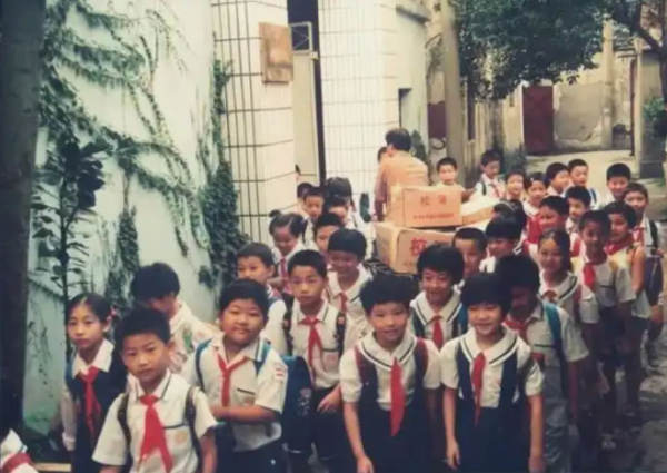 宗庆后42岁逆袭，靠这3招赚到第一桶金 站长故事 企业 互联网坊间八卦 微新闻 第5张